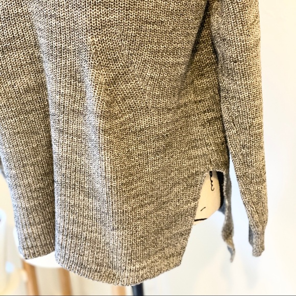 H&M | Side Slit Sweater - Picture 3 of 7